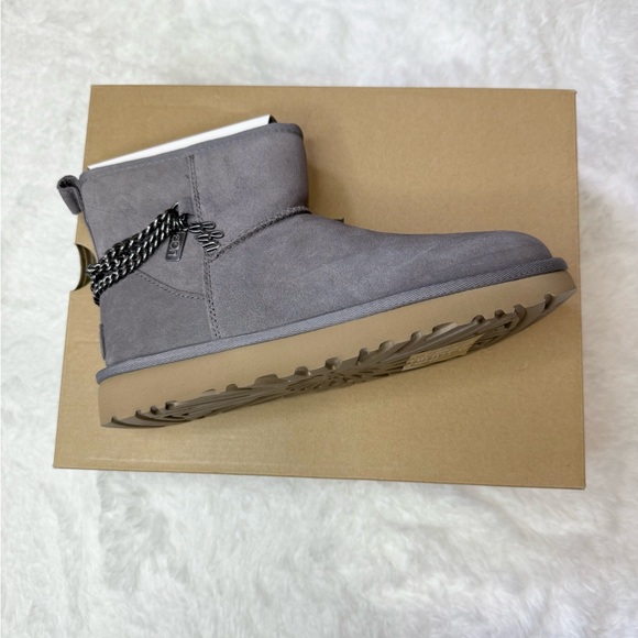 Ugg Australia Classic Dark Gray Mini Chains Boot - Picture 1 of 5